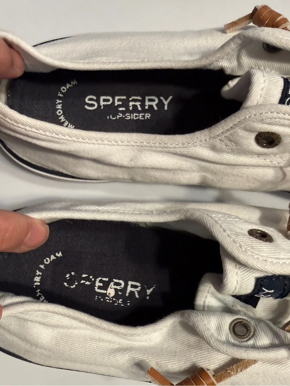 Sperry Womens White Canvas Boat Shoes with Brown Leather Laces 10